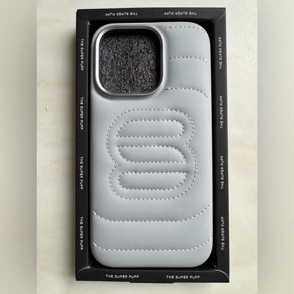 Aritzia iPhone 14 Pro super puff case - marble grey - brand new - Picture 2 of 6